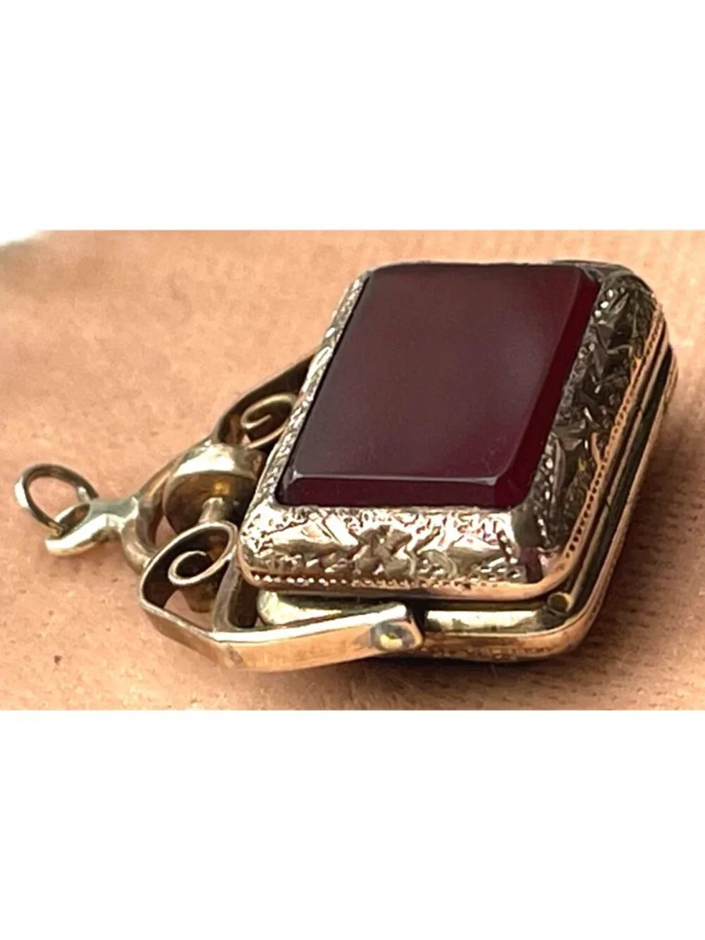 Antique Victorian Onyx & Carnelian Yellow Gold Tone Spinner Charm Locket With Or